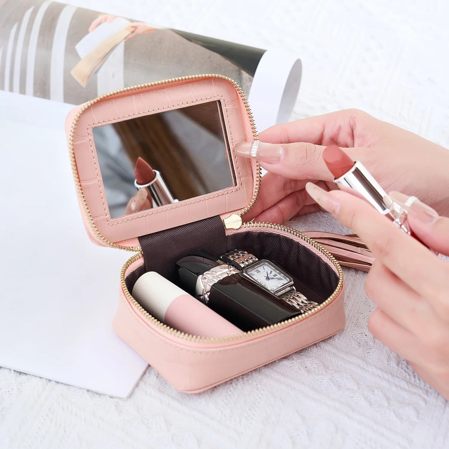 Stylish mini portable lipstick pouch women's crocodile patterned tassel zipper square bag simple solid color letter cosmetic bag