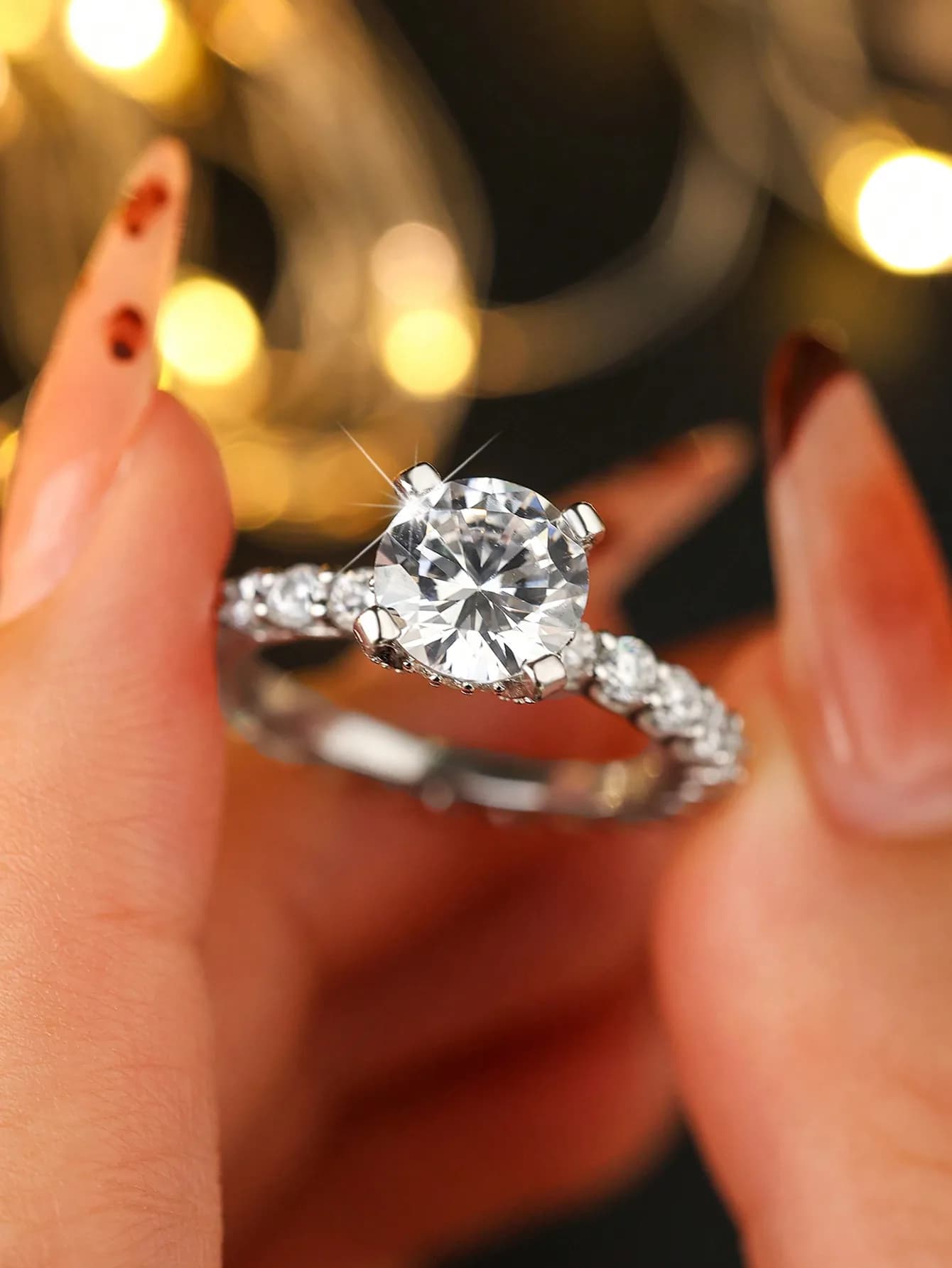 S925 Anello di fidanzamento con diamanti micro-intarsiati di lusso leggero e alla moda in stile francese, adatto per appuntamenti, feste, matrimoni e scene di proposta, regalo per fidanzata, regalo per migliore amico, regalo di compleanno, gioielli di alta qualità per le donne