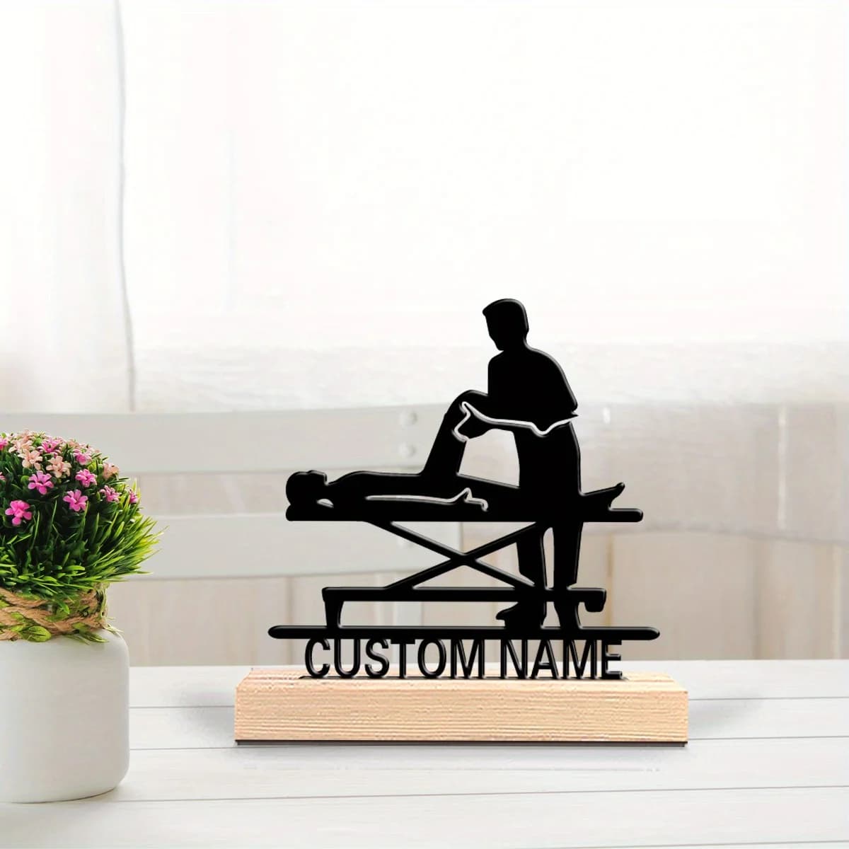 Statua in Metallo Personalizzata per Massaggiatori con Base in Legno e Testo, Decorazione da Scrivania, Regalo per Professionisti del Massaggio, Arredo per Spa/Casa/Ufficio