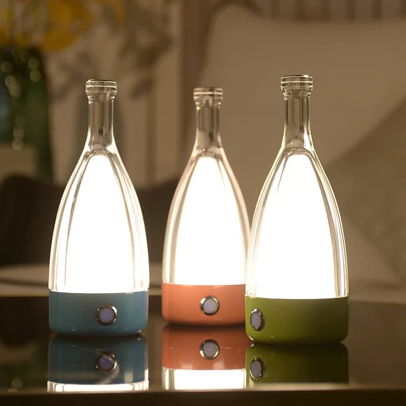 Lampada da tavolo creativa per bottiglia di vino USB Touch tre colori LED Night Light Coffee Bar Atmosphere tavolo da pranzo Art decorazione della camera da letto