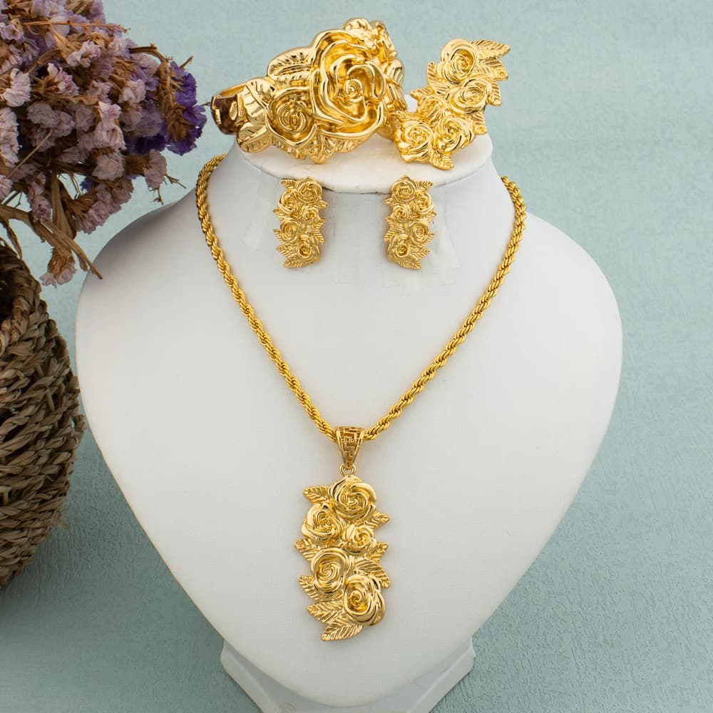 Nuovi arrivi set di gioielli Color oro per le donne orecchini di moda collana italia braccialetto anello ciondolo fiore sposa festa di nozze