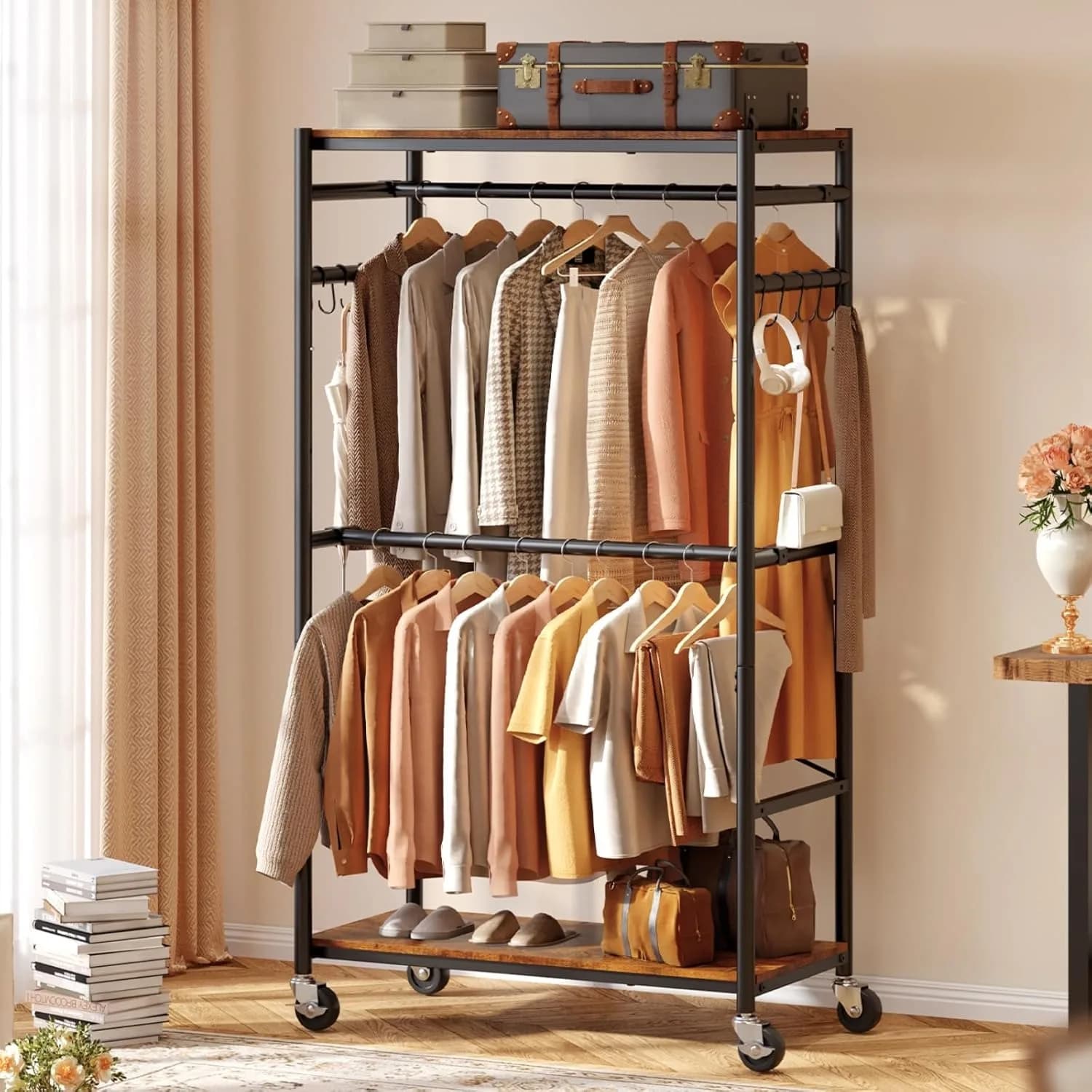 Appendiabiti su Ruote Resistente, Organizzatore Armadio in Metallo con Ripiani in Legno, Regolabile 180-200 cm H x 99,75 cm L, Autoportante