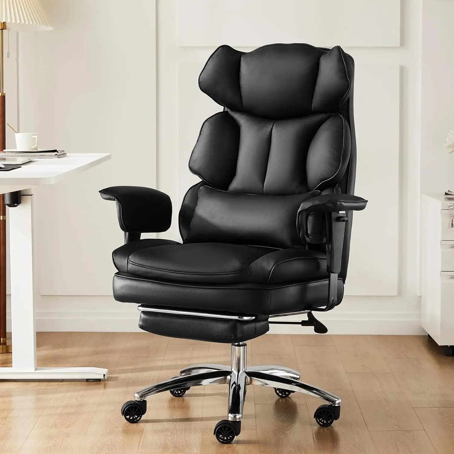 Sedia da Ufficio Direzionale Reclinabile con Poggiapiedi, Ergonomica e Confortevole con Schienale Alto, in Pelle PU con Supporto Lombare