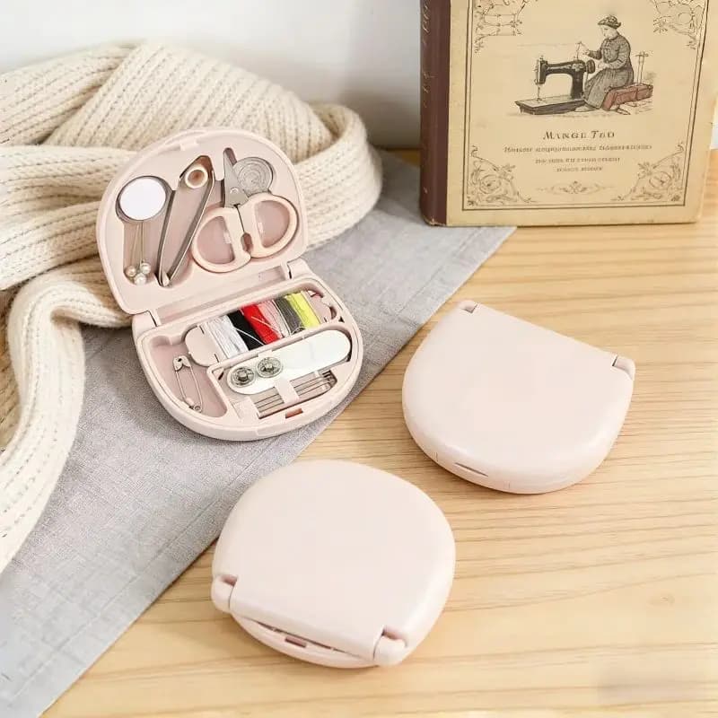 Set da cucito a forma di cuore rosa da 3 pezzi, set da 10 pezzi con fili ​ Include aghi, forbici, spilli e bottoni, custodia portatile.