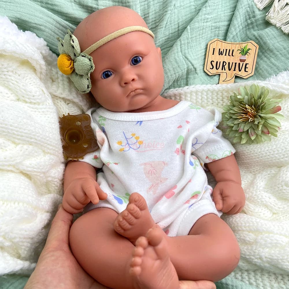 Bambola Reborn Realistica in Silicone da 18 Pollici con Mani e Piedi Realistici, Occhi Aperti, Viso Rotondo e Formoso, Regalo Perfetto per Compagnia