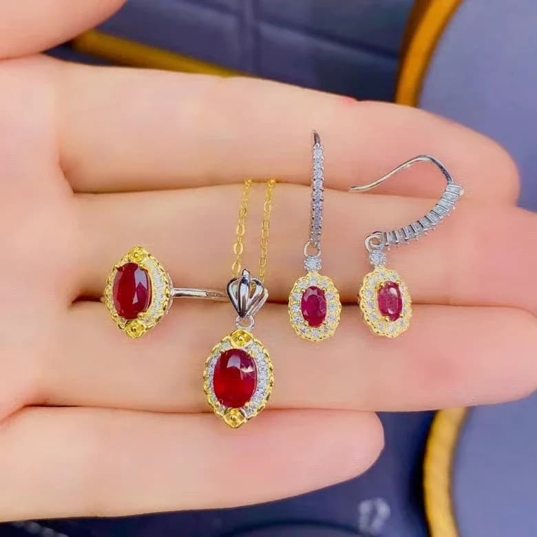 Orecchini pendenti con anello in rubino naturale intarsiato in oro bianco placcato in argento sterling 925, set regalo da donna per la fidanzata