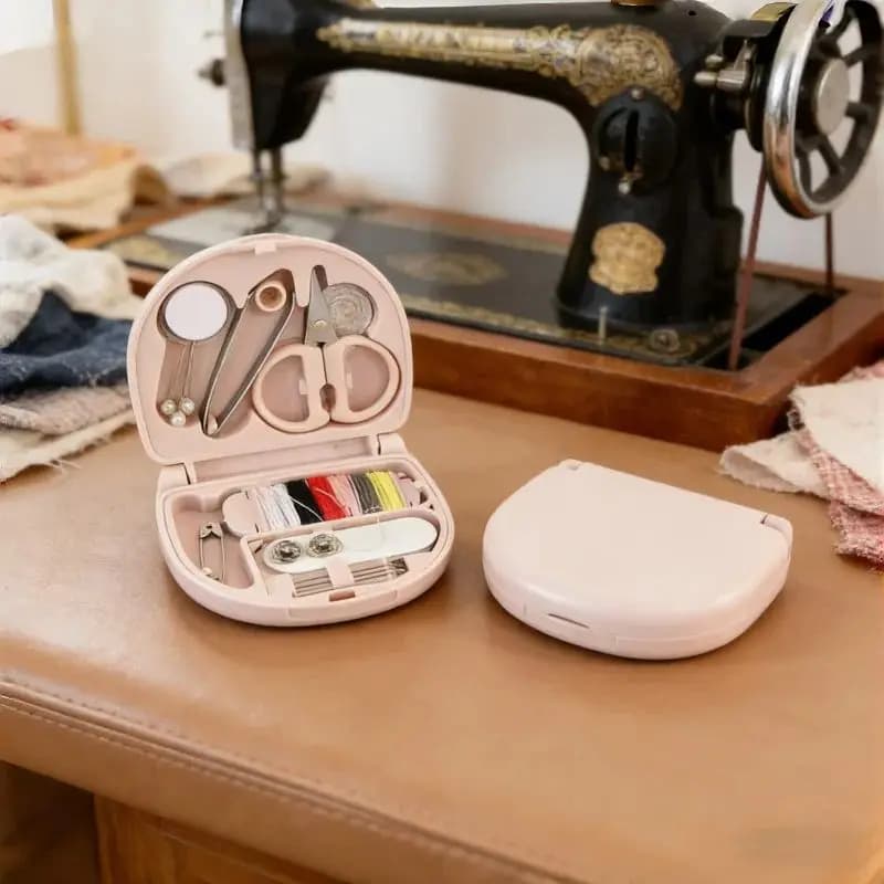 2 mini kit da cucito rosa con 6 colori di filo e strumenti ​ Custodia portatile per dispositivo cardiaco, include forbici e aghi.