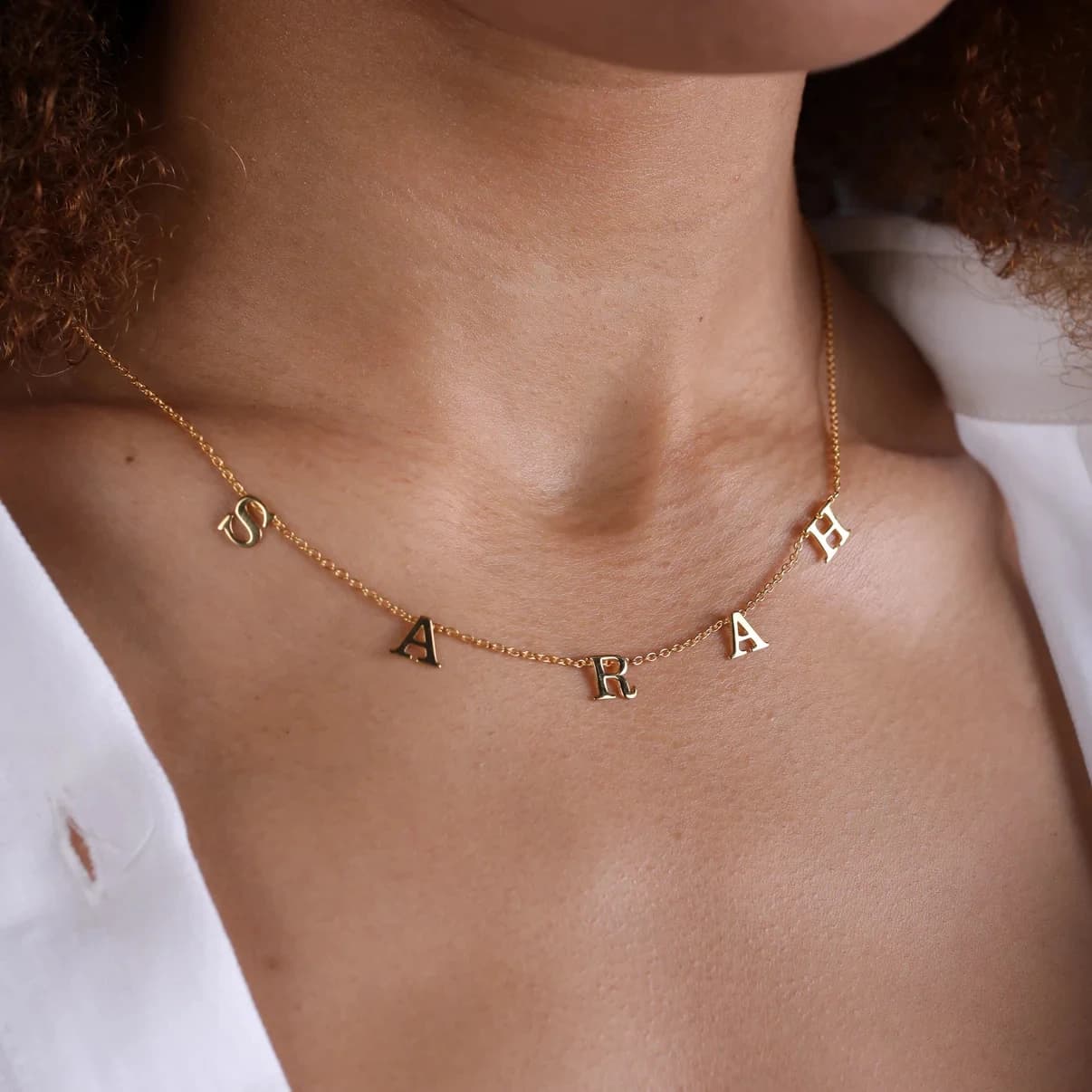 Collana personalizzata con nome minuscolo distanziato in acciaio inossidabile Collana con lettere personalizzate Gioielli da donna Regalo di compleanno unico per lei