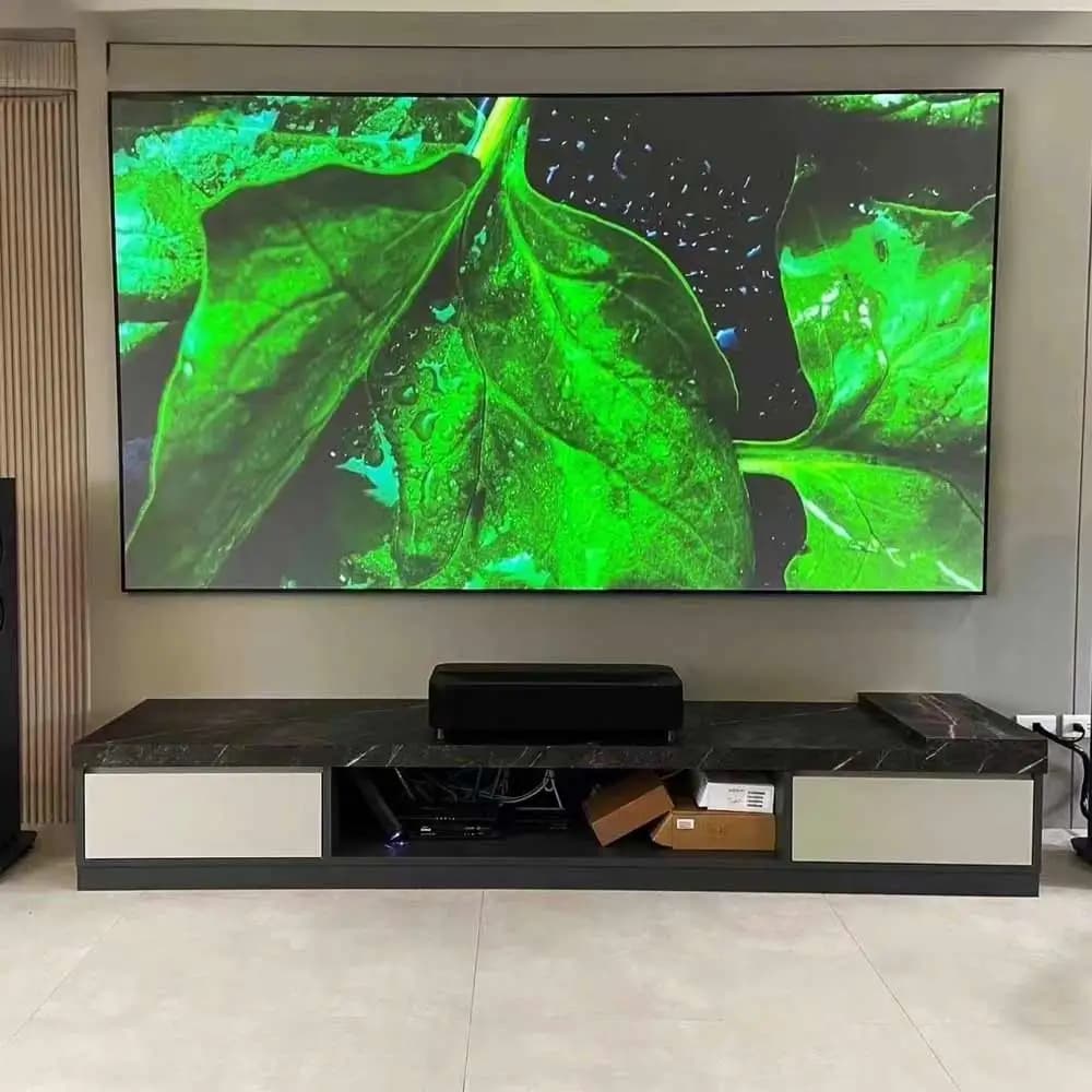 Schermo per proiettore ALR da 120 pollici 16:9 con tecnologia T-Prism per la riduzione della luce ambientale, telaio fisso, per proiettori a ottica ultra corta 4K 3D