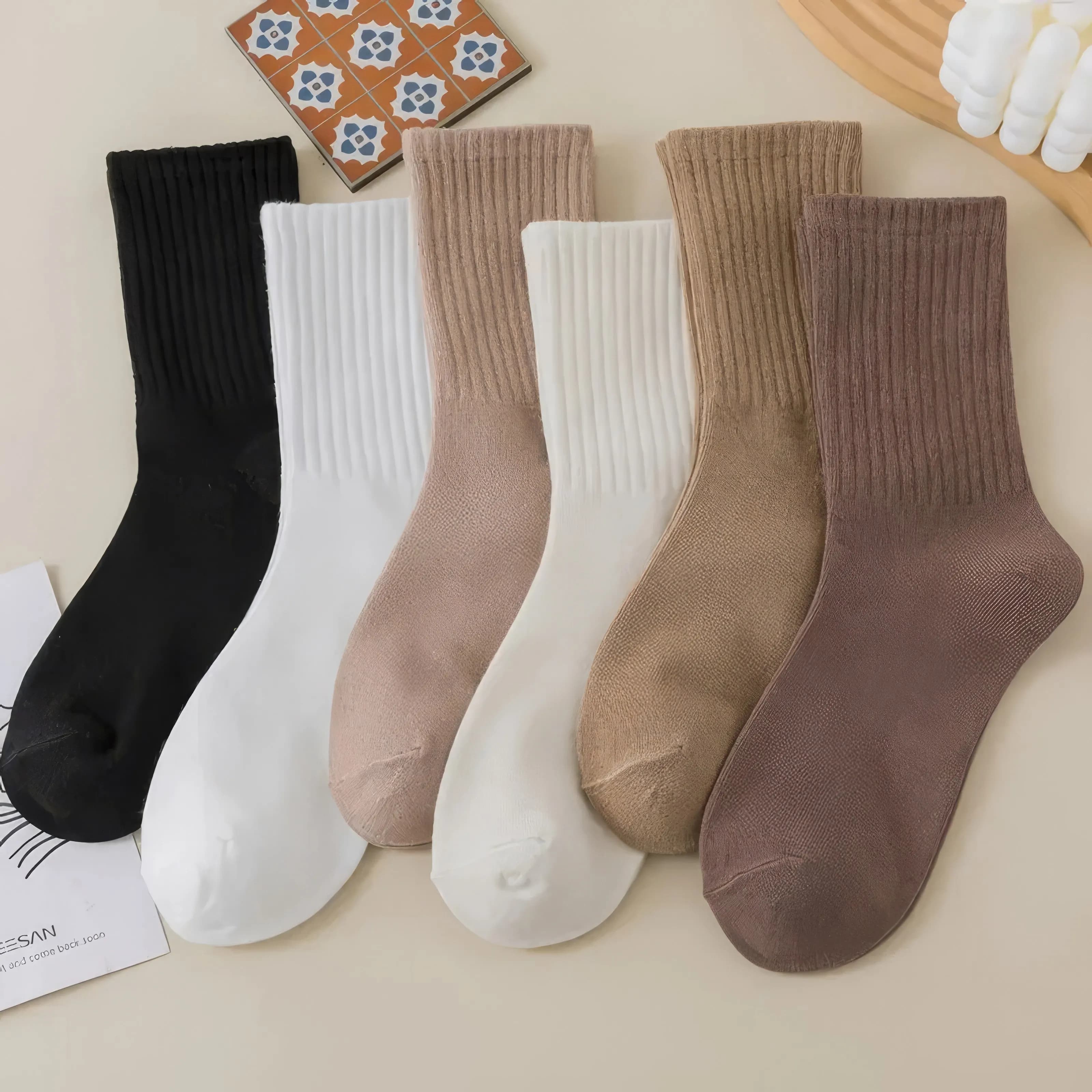6 pairs of kaki socks, breathable and delicate elastic fabric on the skin, suitable for dressing and autumn design