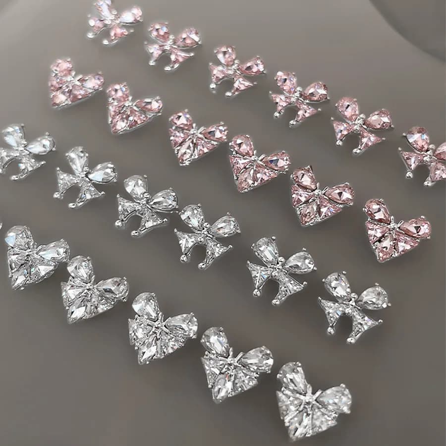 10 PZ 0.39*0.39 pollici Lussuoso Aurora Borealis Fiocco di Neve Nail Art Strass Grande Farfalla e Amore Diamante Amore Gioielli Per Unghie