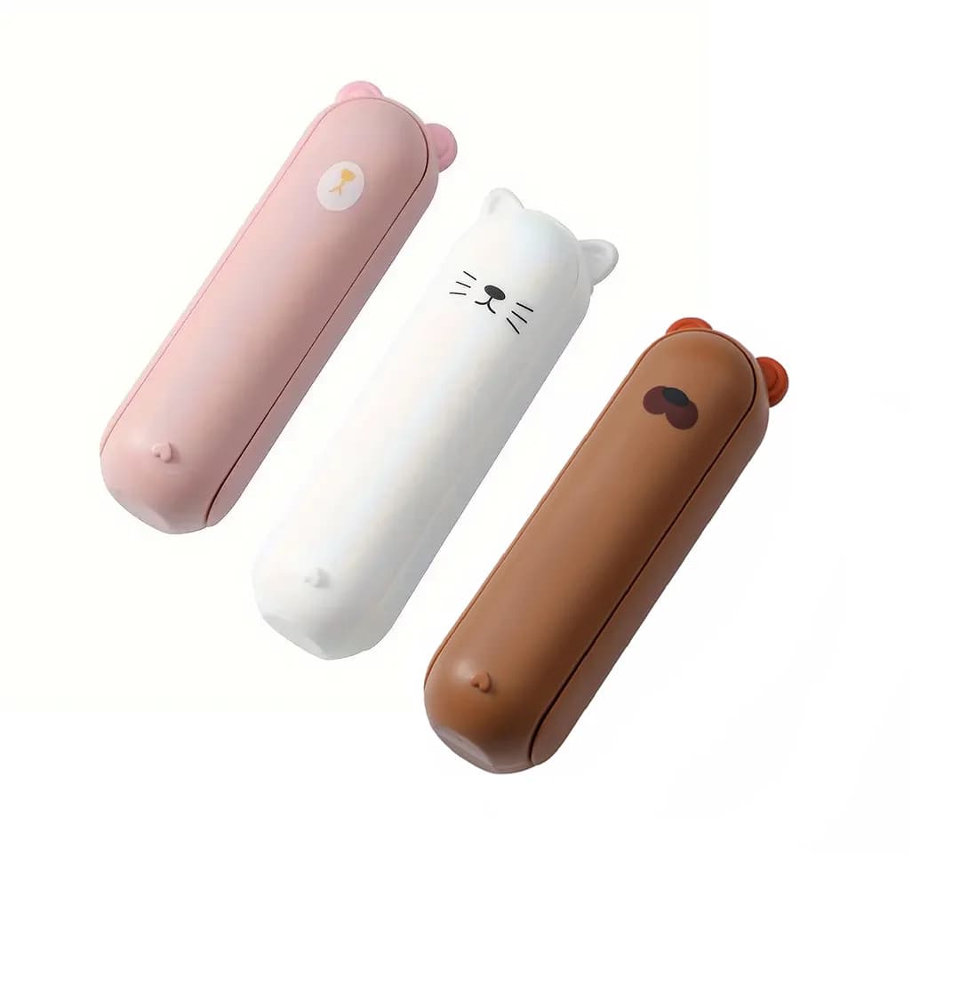 Mini Travel Sticky Hair Roller, Cute Bear Reusable Sticky Hair Roller, Suitable for Pet Hair, Super Sticky, Washable, Cat and Do
