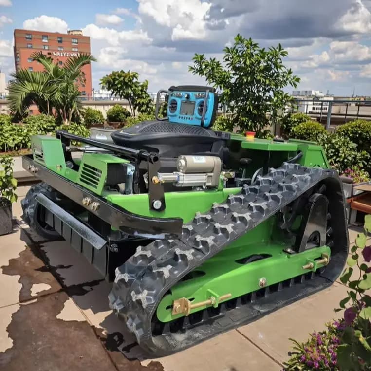 Robot Rasaerba Cingolato Personalizzato con Telecomando e Funzione Spazzaneve, Certificato CE ed EPA