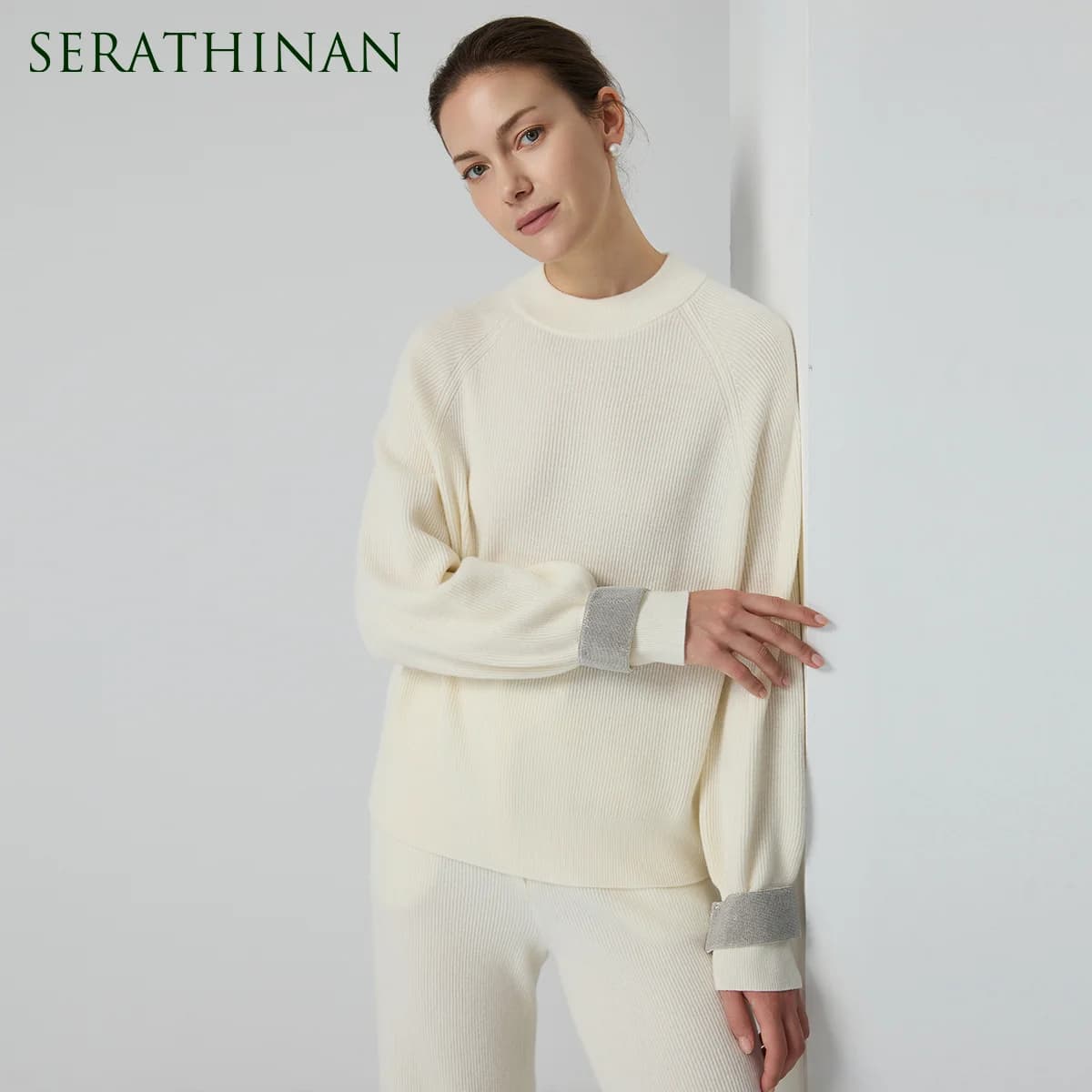 BD4521333 Pullover di lusso a costine in lana merino 100% lana merino maglia calibro 12 girocollo finitura bordo metallizzato