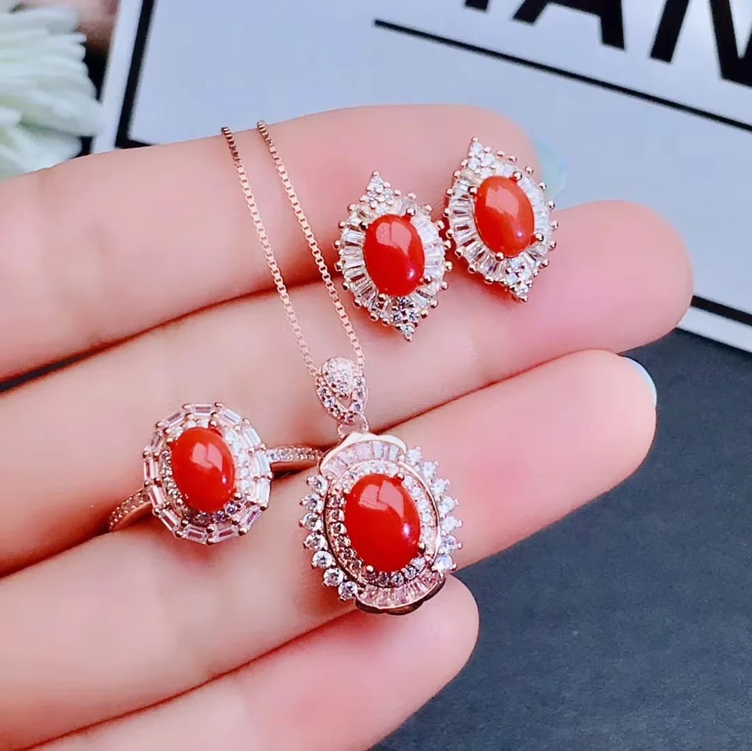 Gioielli Ragazza Collana con ciondolo in corallo rosso naturale Anello per unghie Set in argento puro 925 placcato in oro rosa Regalo per la fidanzata Natale,