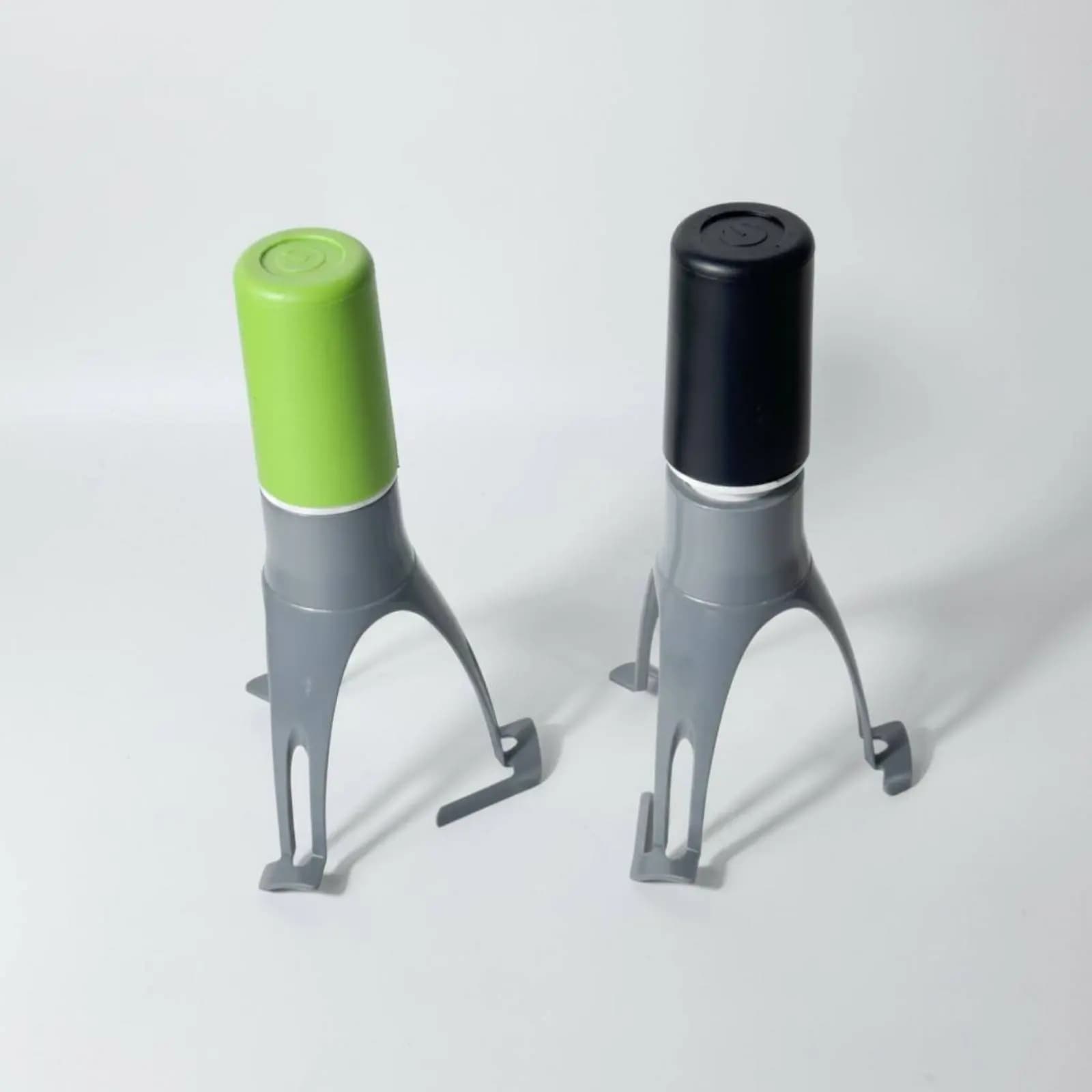 3 Leg Automatic Pan Stirrer Hands-Free Auto Stirring Tool Electric Kitchen Gadget Time Saver for Soup Sauce Gravy Stew Cooking