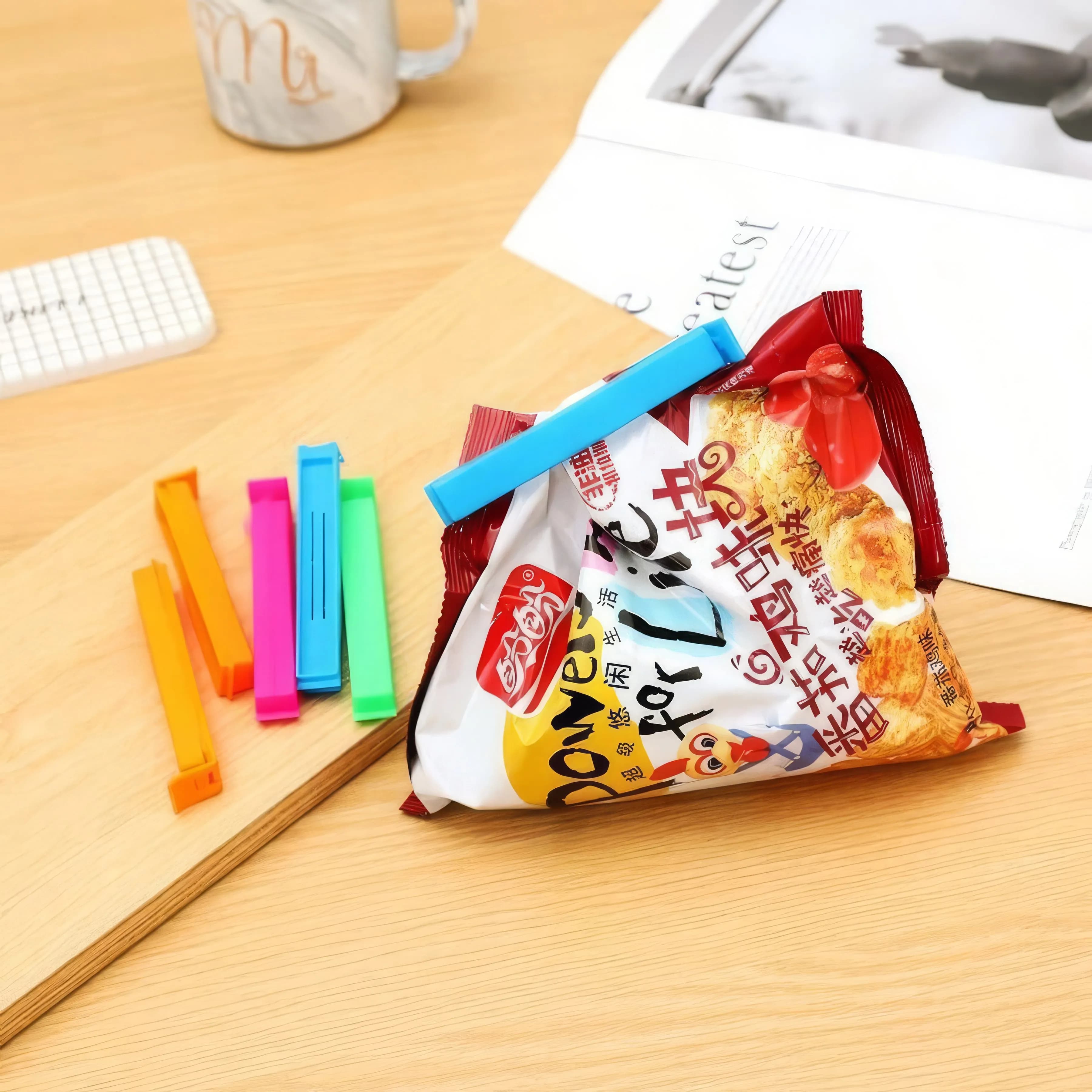 10 pezzi di clip in plastica di colore misto, riutilizzabili, adatti per conservare snack e alimenti, clip per sacchetti di patatine, sigillante per snack
