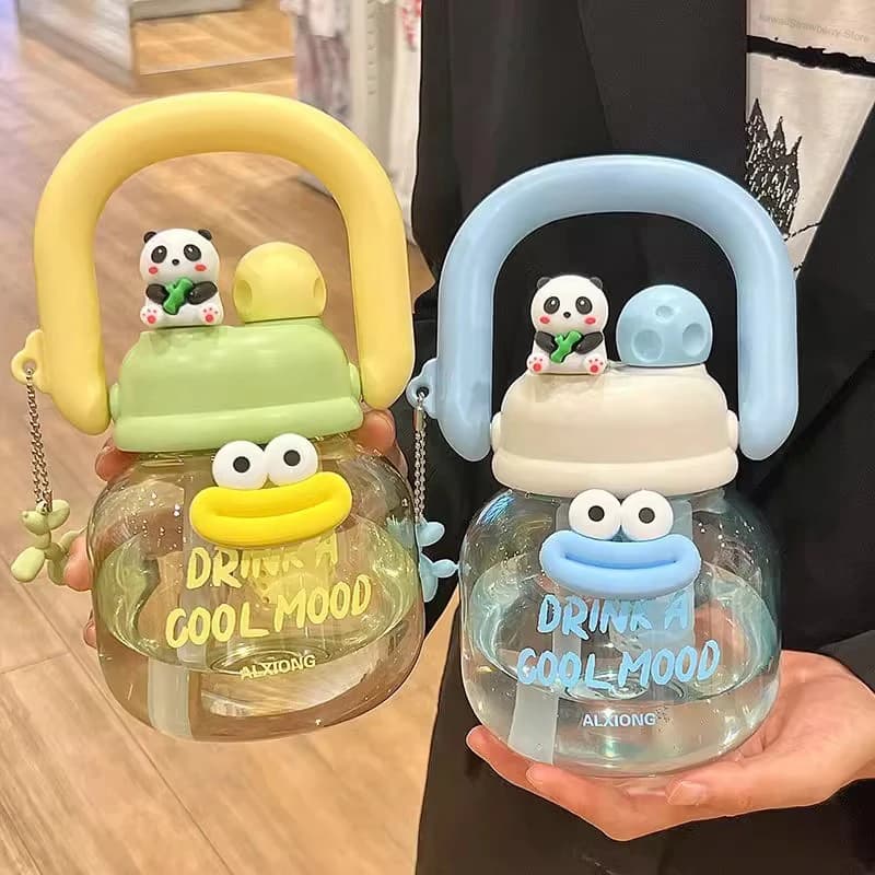 800 ml Kawaii water bottle with chain with infuser handle for children Large and cute Kids BPA Plastic Sports Travel Water Cup