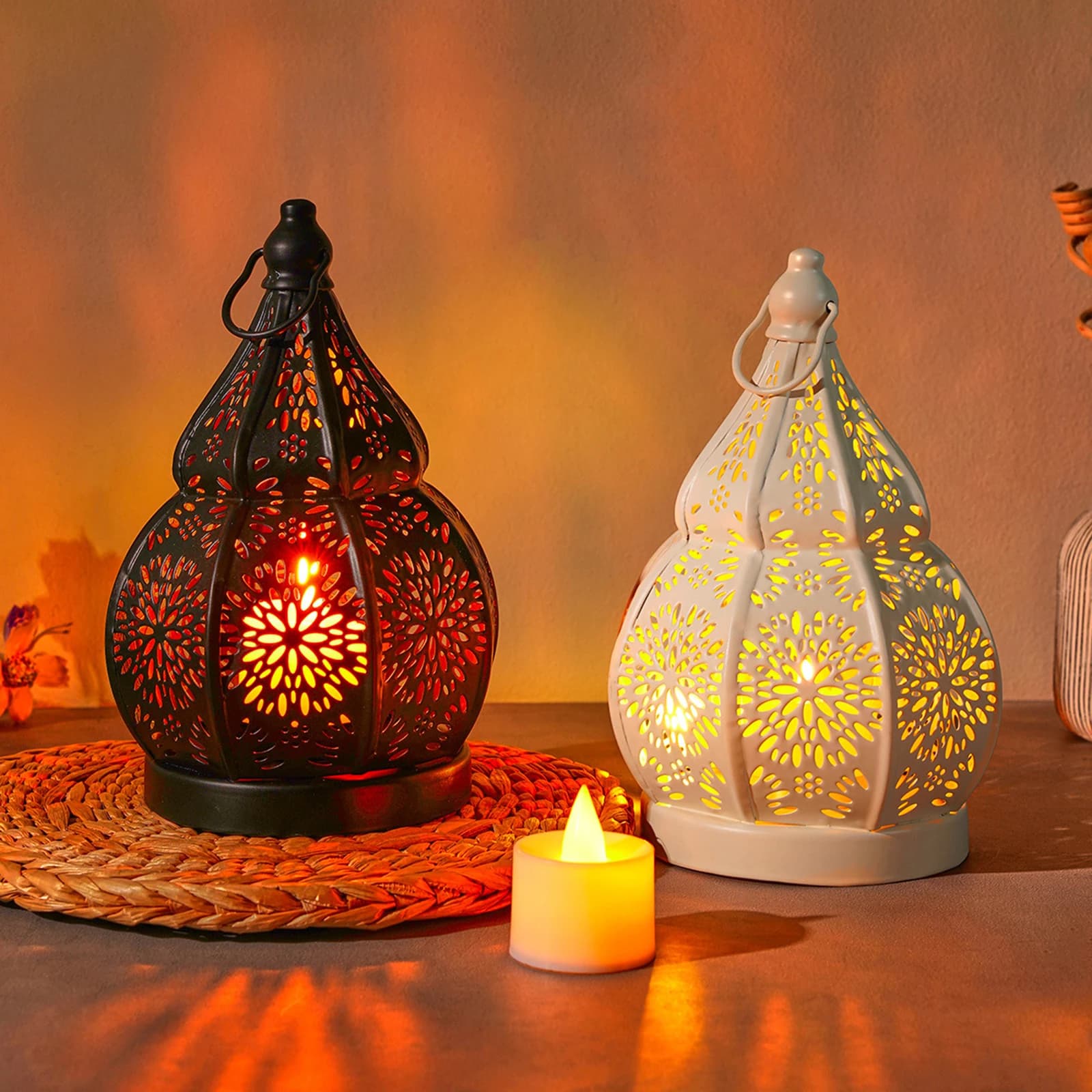 Portacandele a Forma di Zucca in Ferro con Design Traforato, Lampada da Giardino Portatile, Decorazione per Casa, Stanza, Matrimonio, Regalo