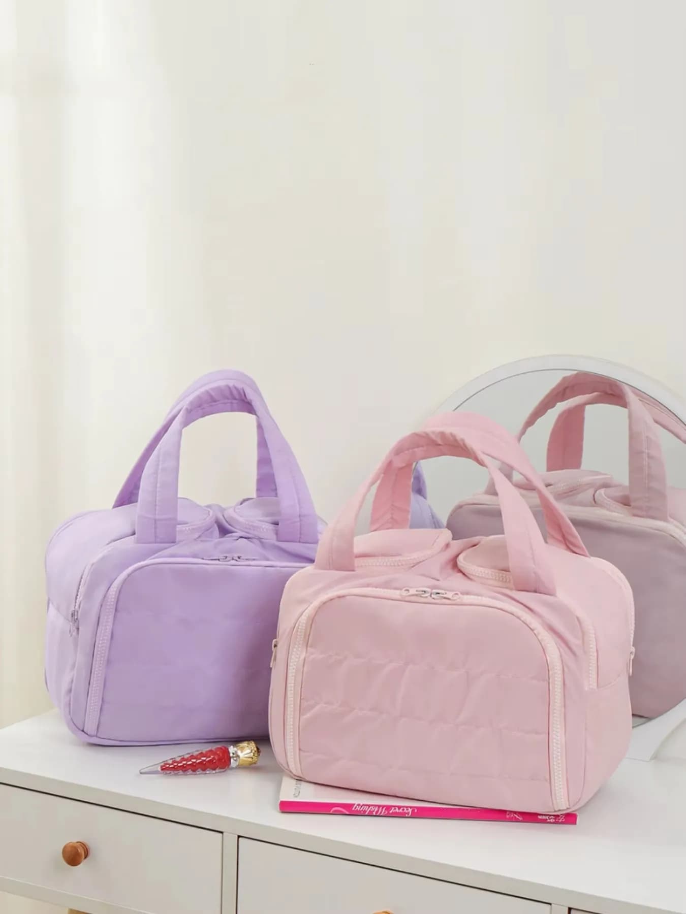 Borsa da toilette e trucco da viaggio portatile trapuntata semplice ed elegante con apertura multipla, borsa da toilette unisex di grande capacità, leggera e resistente alle macchie, con funzione di separazione asciutto e bagnato, adatta per le vacanze, i viaggi di lavoro