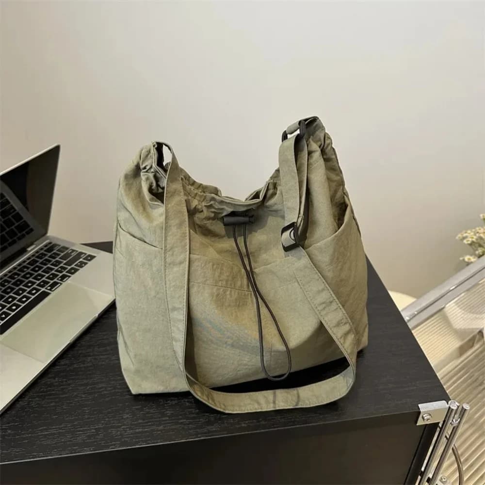 New Large Capacity Versatile Shoulder Bag for Women's Summer Popular Lightweight Shoulder Crossbody Bag Minimalist Tote Handbag