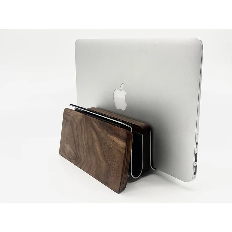 Supporto Kashcy in legno massello di frassino e lega di alluminio per MacBook con rivestimento in feltro di lana