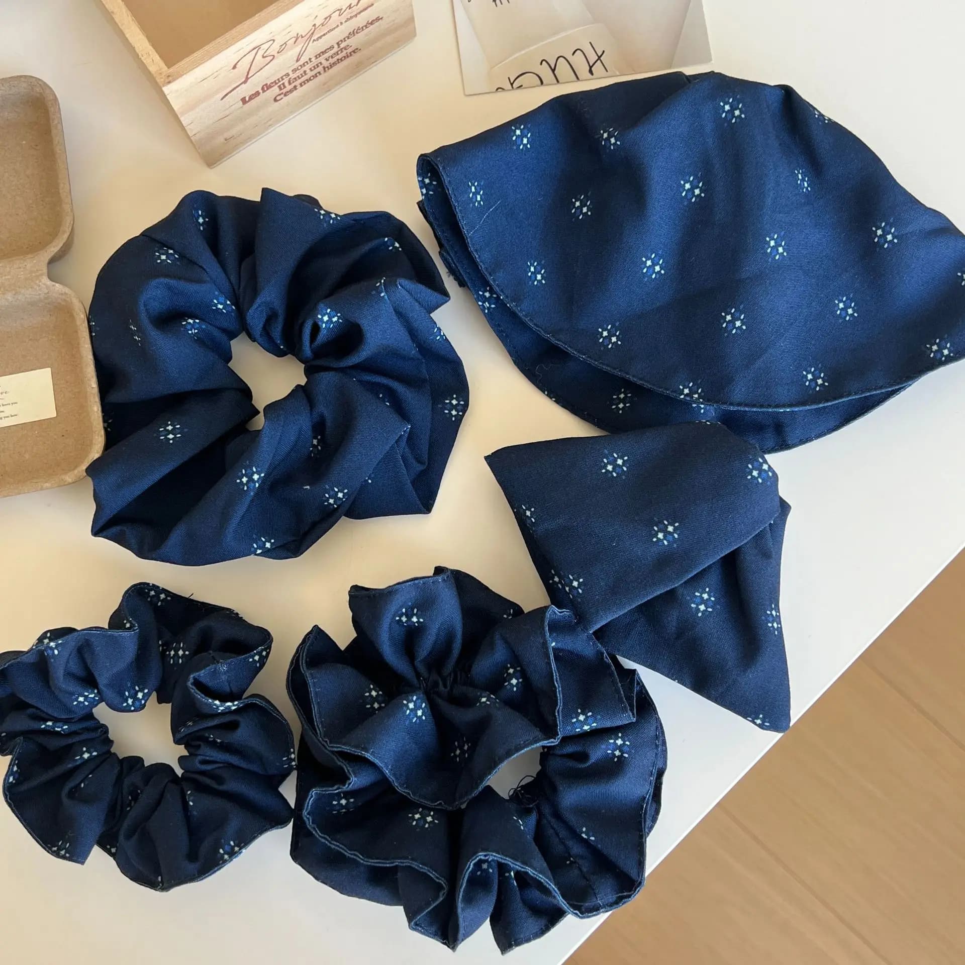 Navy Blue Print Hair Scrunchies Set Elegant Fabric Triangle Hair Claw Clip Floral Elastic Hair Bands Ties Accessories Women