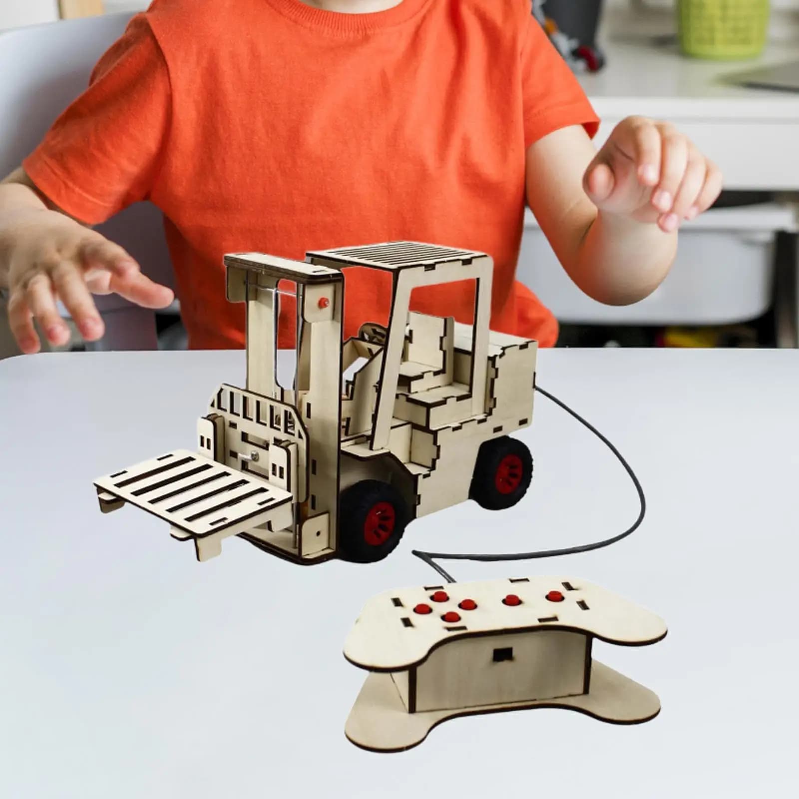 Giocattoli da costruzione meccanici in legno Piccole invenzioni Kit di esperimenti scientifici Materiale fai-da-te Modello di veicolo carrello elevatore telecomandato