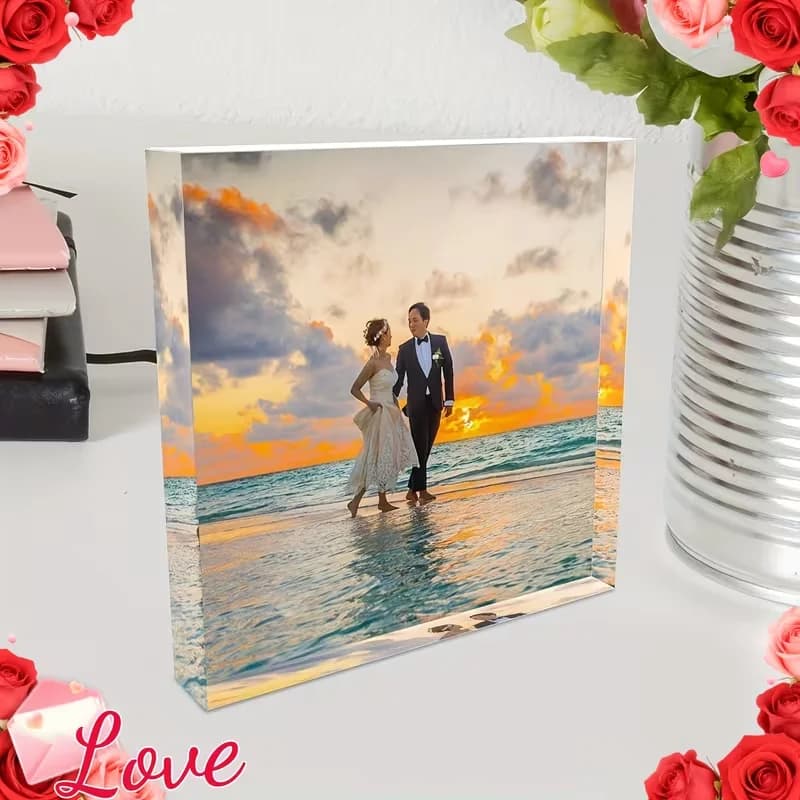 Decorazione da scrivania in acrilico personalizzata con opzioni di foto personalizzate, inclusi immagini artistiche, ritratti di coppie e foto di famiglia.