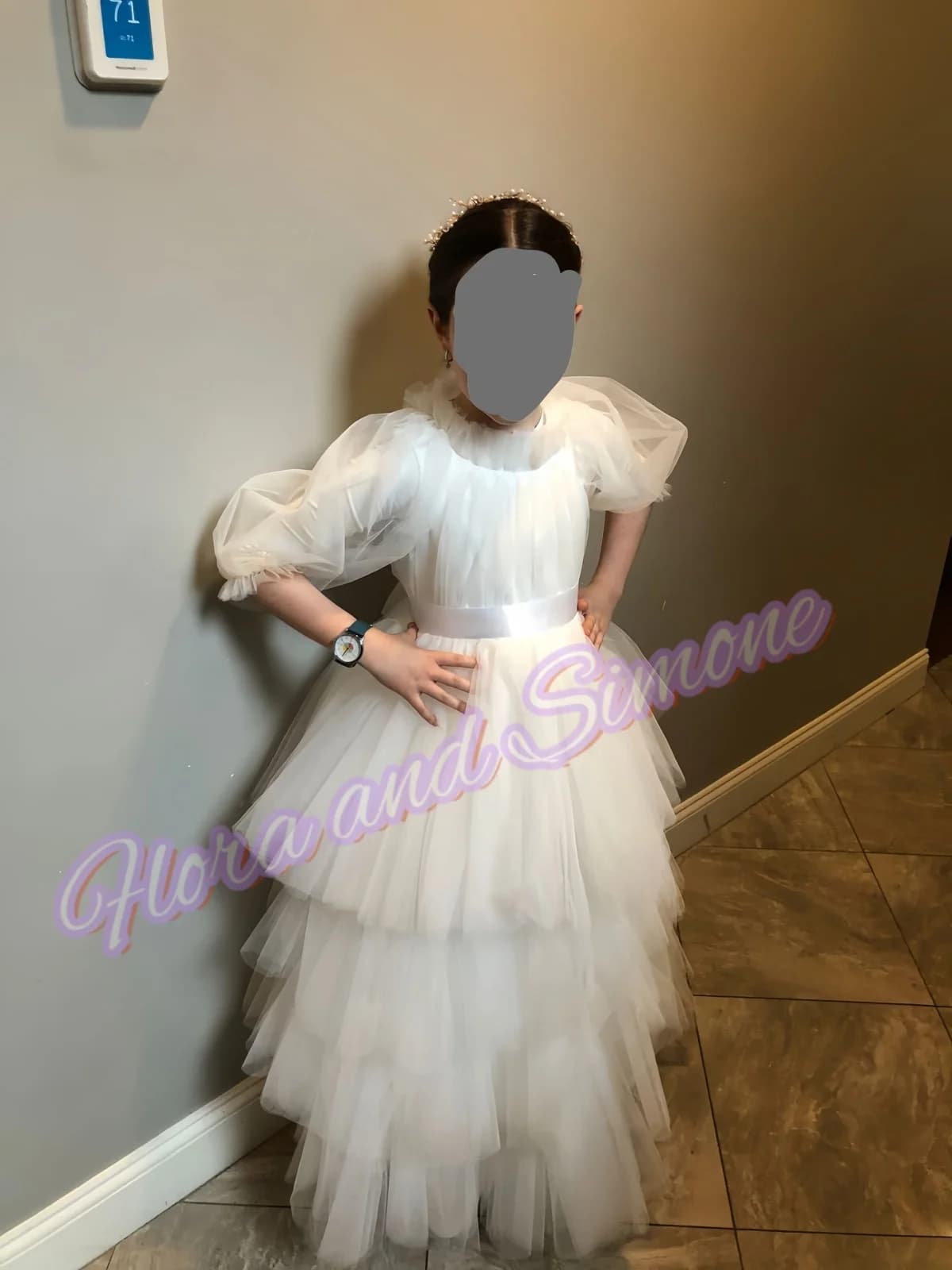 Abito da ragazza di fiore da damigella d'onore personalizzato per matrimonio Abiti da prima comunione per ballo di compleanno per bambini gonfi in tulle plissettato avorio