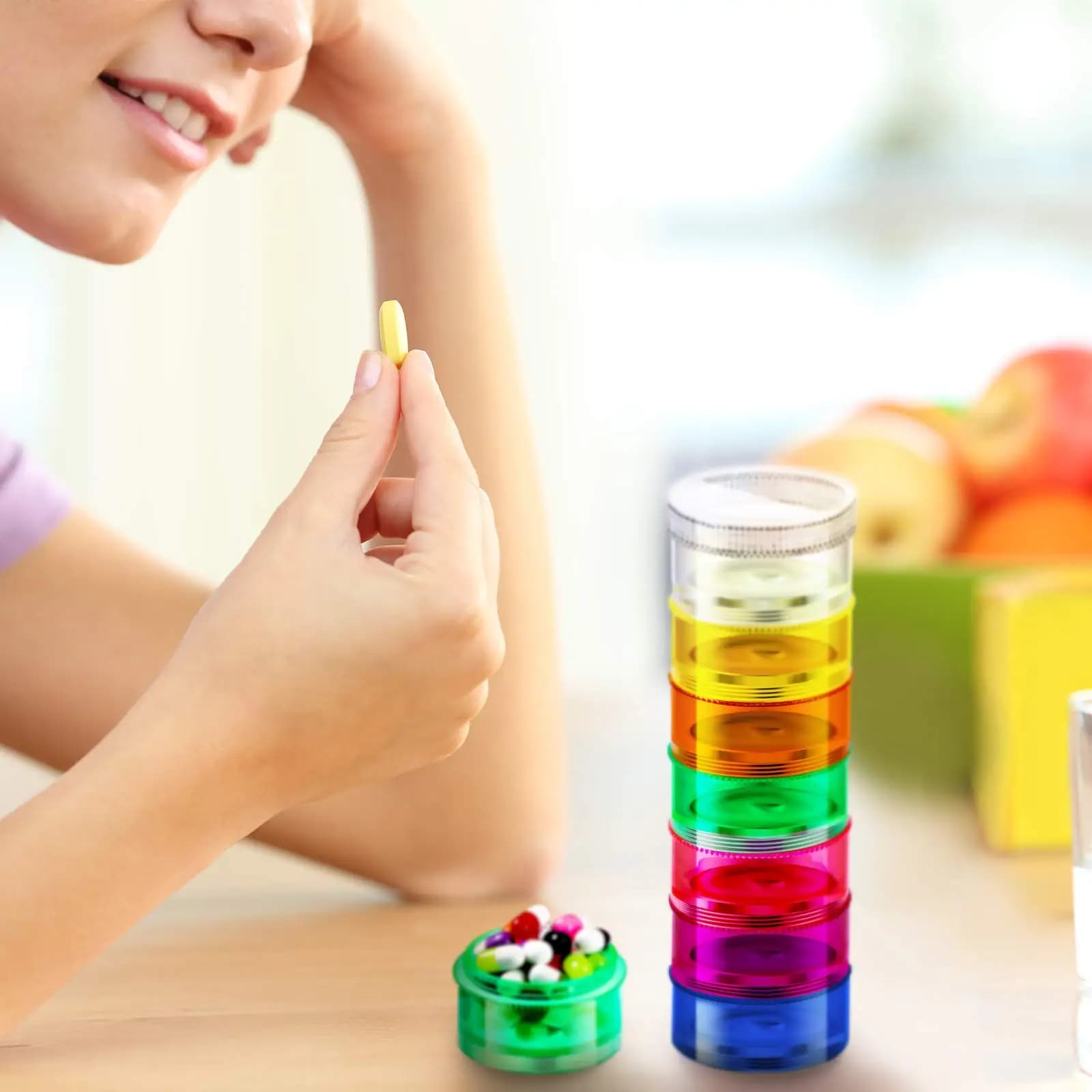 Pack of 2 astucci for rainbow pills, 7-day stackable tower box, medicine agenda, small case for medicines, vitamins and supplements