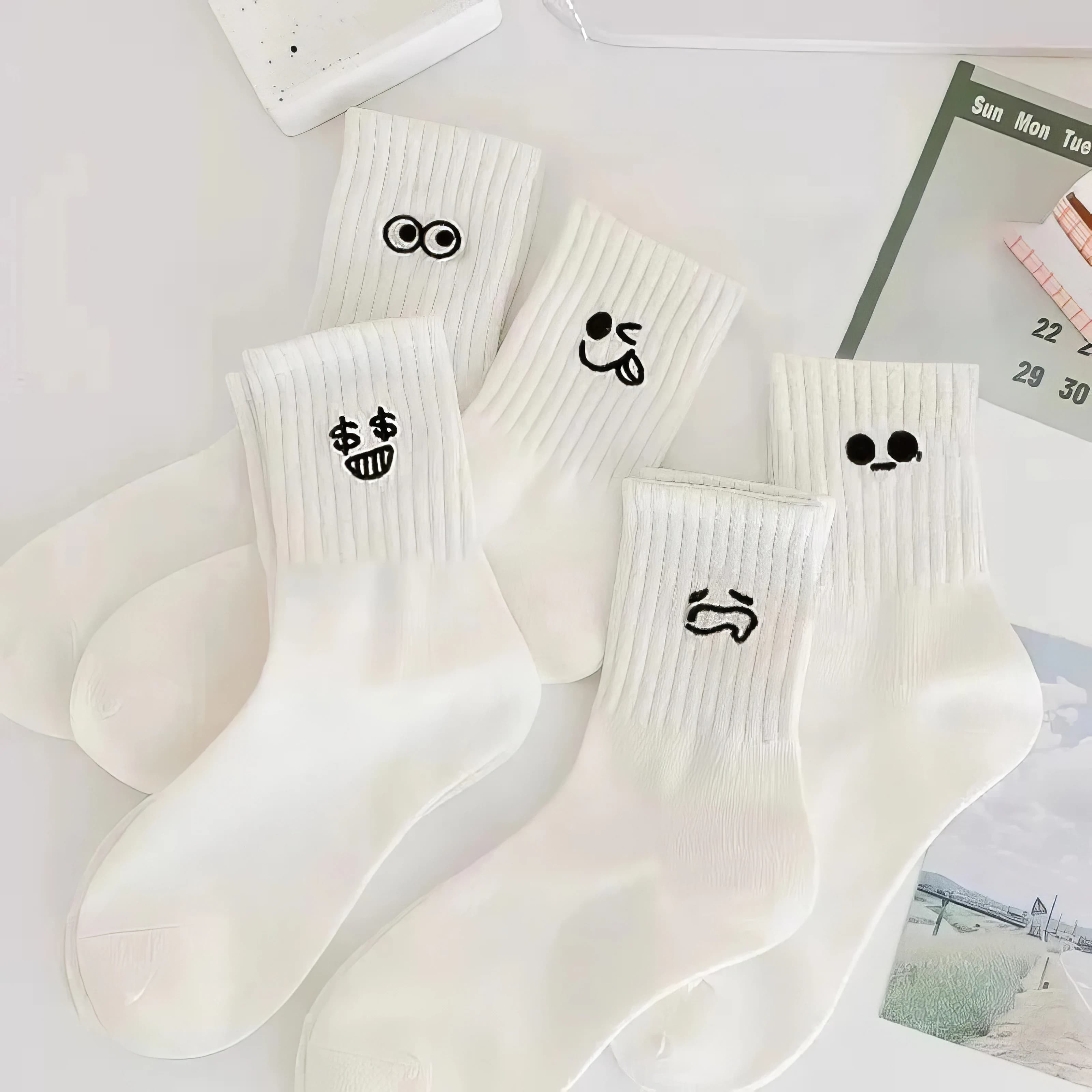 Pack of 5 fun socks Meme: super soft and comfortable socks with hilarious printed faces for men and women