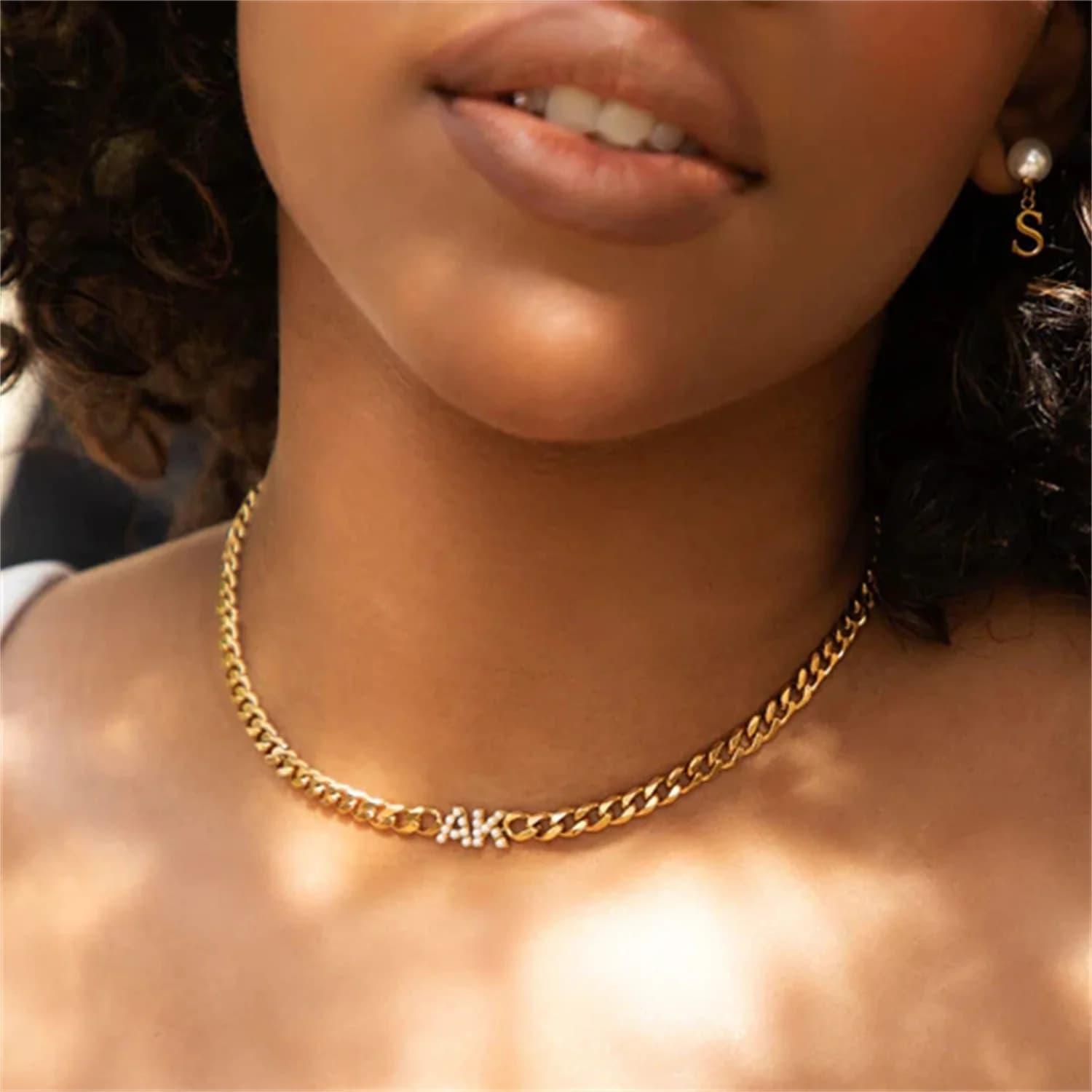 Round neck with personalized pearls necklace with custom name pendant Gold plated jewelry gift for women and girls