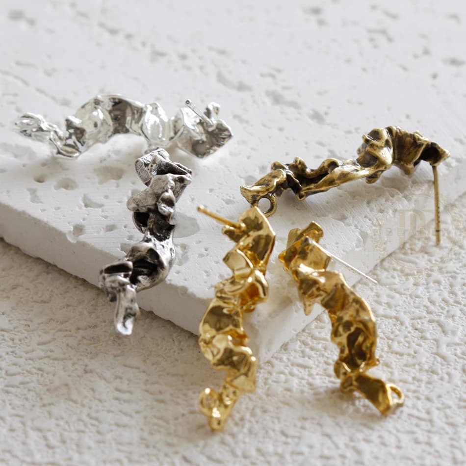 2 pezzi (un paio) per orecchini in ottone massiccio con perno in argento sterling - irregolare 32,2x9,2 mm (4910C-F)