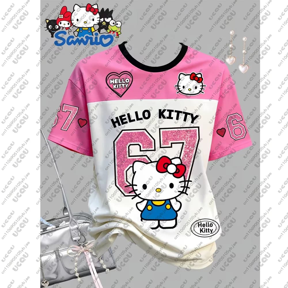 Maglietta Sanrio per Ragazze Hello Kitty, T-Shirt Casual da Calcio, Regalo Y2k, Top con Cuori e Fiocco Numero 67 2026