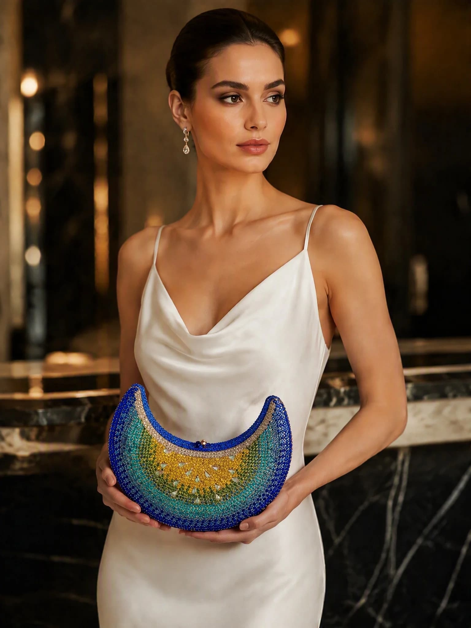 Moon Crystal Evening Bag for Women Gorgeous Crescent Rhinestones Clutch Bag Novel Handbag Purse for Bride Wedding