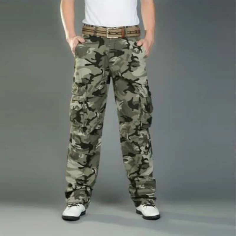 2025 Moda uomo Primavera Autunno Pantaloni casual Uomo Camouflage Cargo Pant Comodi pantaloni da jogging Senza cintura Plus Size 28-40