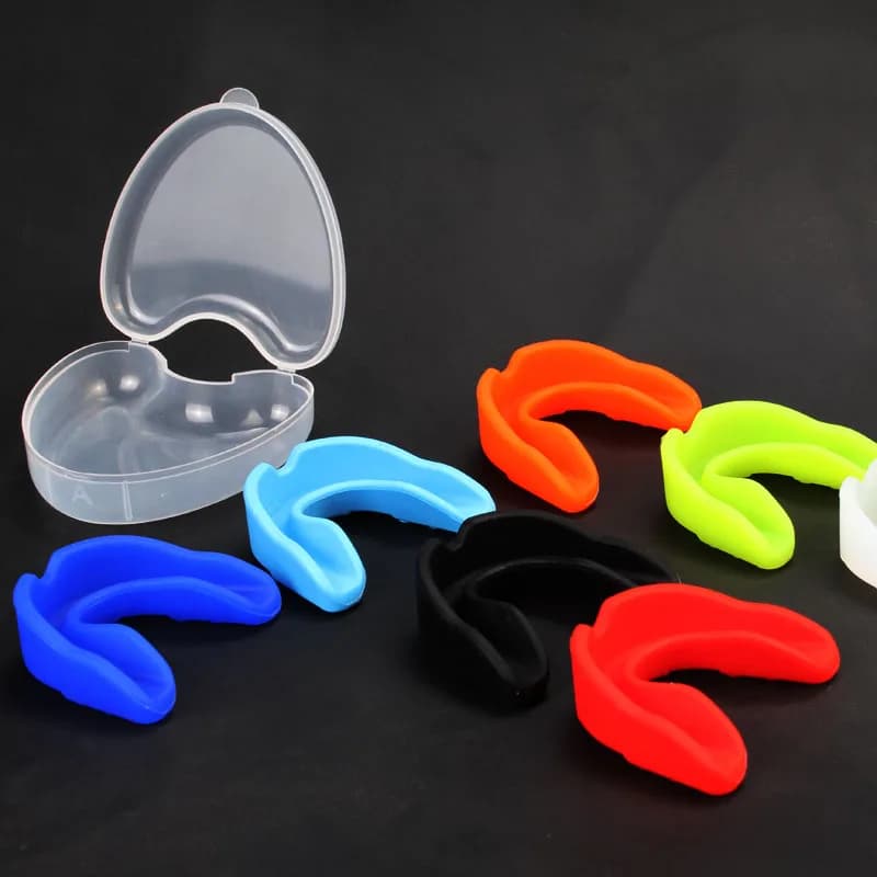 Sport Mouthguard Bocca Della Guardia Denti Protezione Proteggere per MMA Guantoni Da Boxe Denti Basket Guardia Scudo Gum Denti Proteggere 1 Pc