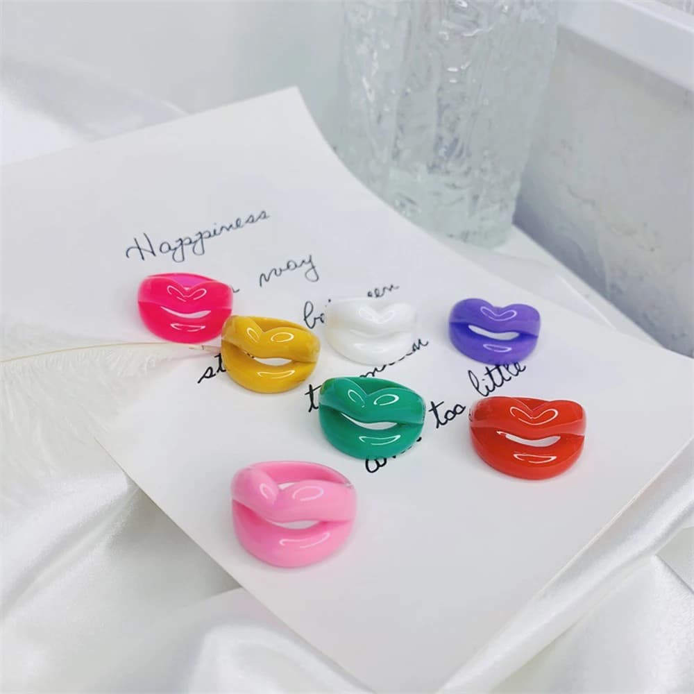 1Pc Fashion Punk Colorful Lips Shape Hollow Resin Finger Rings Funny Mouth Lip anello acrilico per le donne Girl Hiphop Party Jewelry