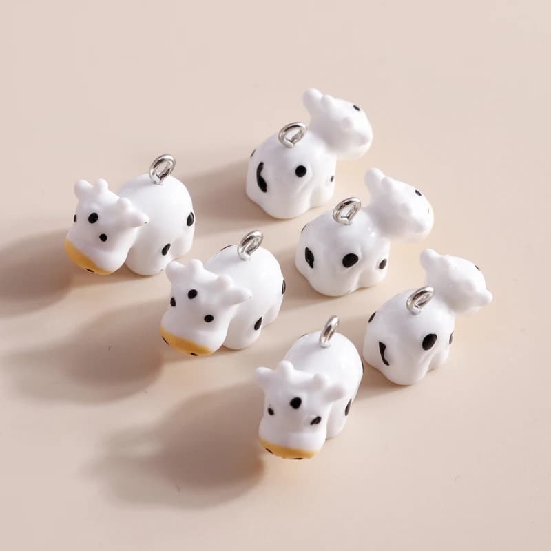 10 pz 20*15mm Del Fumetto Mucca Da Latte Pendenti e Ciondoli per la Produzione di Gioielli In Resina Animale Toro Pendenti e Ciondoli per Collane Orecchini Che Fanno Accessori