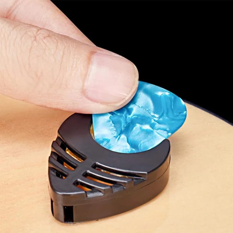 1Pc Porta plettro per chitarra Mini scatola di plastica stile appiccicoso per chitarra acustica Chitarra elettrica Basso Accessori per ukulele