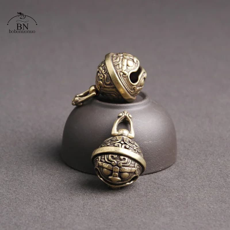 Pure Brass Mythical Beast Face Bell Car Key Chain Pendant Jewelry Retro Metal Lucky Feng Shui Animal Wind Chimes Keyring Hanging