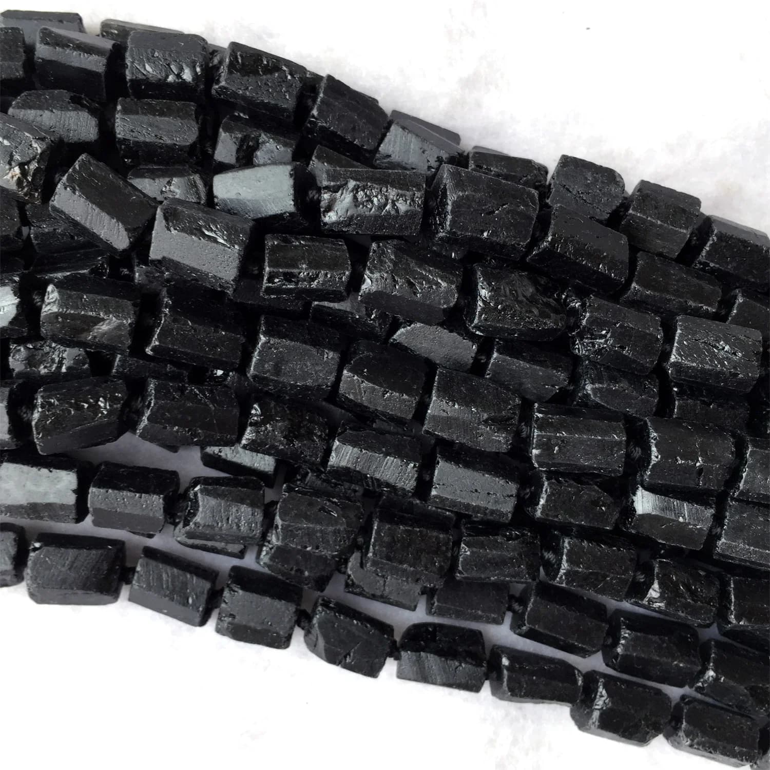 Veemake Minerale Grezzo Tormalina Nera Collana FAI DA TE Bracciali Orecchini Pepita di Cristallo Naturale Perline Sparse Per La Produzione di Gioielli 06005