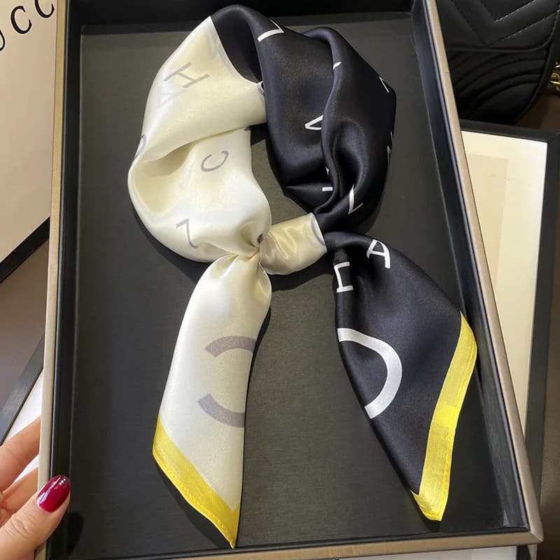 2023 moda 100% sciarpa di seta floreale donna fazzoletto stampato femminile Bandana collo hijab signora ragazza primavera Foular fazzoletto da collo