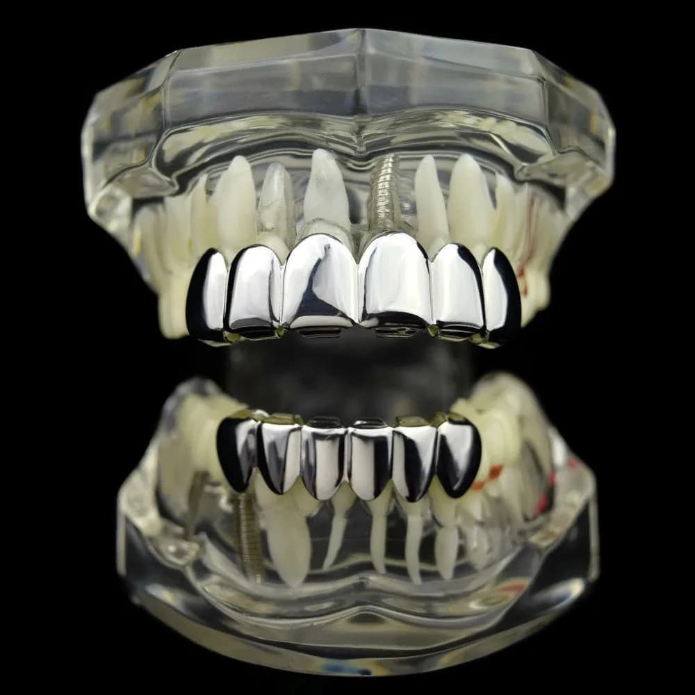 TOPGRILLZ Denti Hip Hop placcati in oro argento lucido Grillz 6 Set di griglie superiori e 6 inferiori con set di denti da vampiro lucidi in silicone