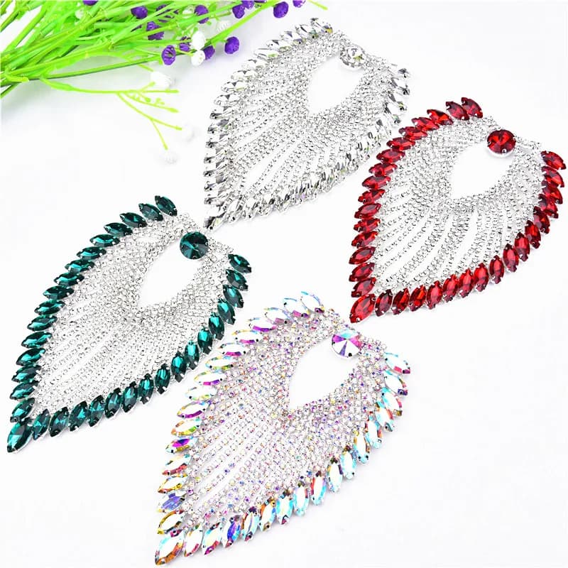 Motivi applicati con diamanti scintillanti Spille con distintivo per spalla con strass Cuci su toppe con strass Decorazione per borse per scarpe