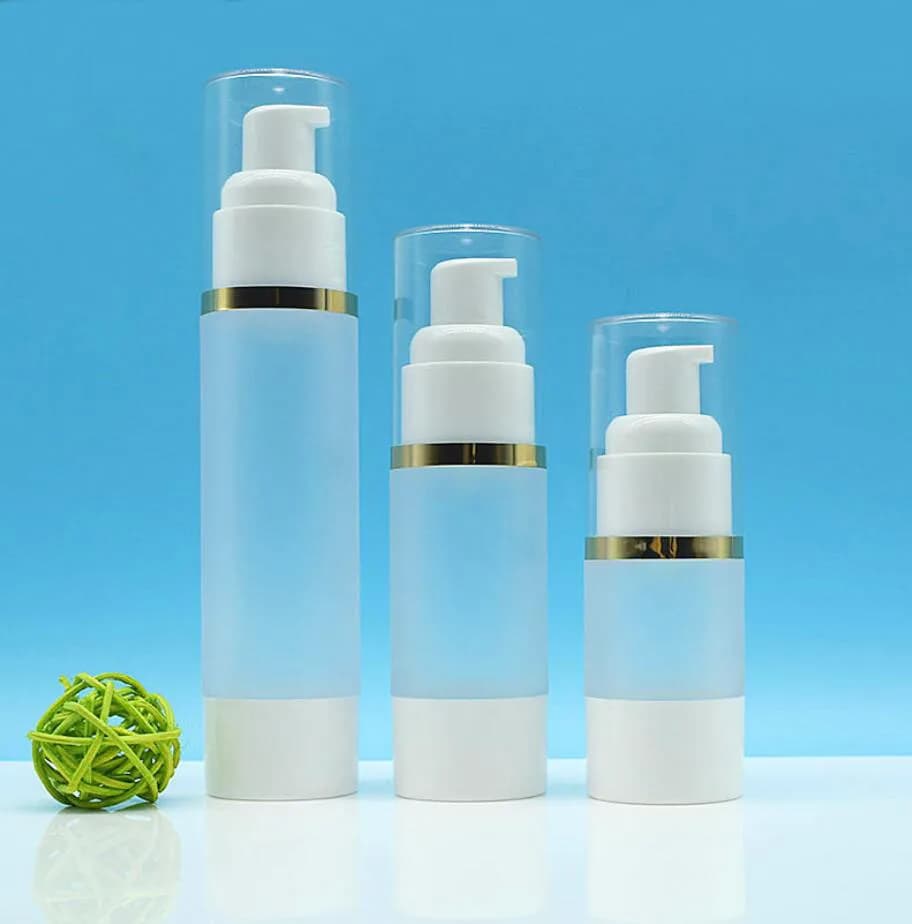 Flacone airless in plastica satinata da 15 ml con linea dorata per lozione/emulsione/siero/fondotinta liquido/essenza sbiancante, confezione cosmetica