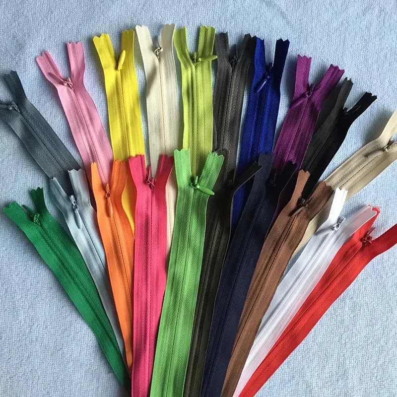 8 pezzi 3 # Cerniera invisibile Zip Zipp 20 28 35 40 45 50 55 60 65 cm di lunghezza Nero Bianco Nylon Ziper Zipper Cerniere per cucire vestiti