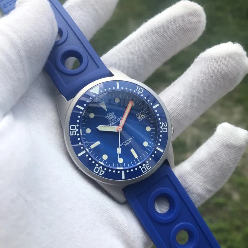 Steeldive Men's Watch Automatic Men's Watch Sport Pilot 200M Waterproof Diving Luminous NH35 Mirror with Sapphire Ceramic Bezel