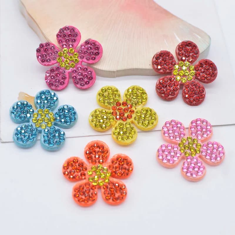 15 Pezzi Applicazioni in Cristallo a Forma di Fiore Imbottite da 25mm per Decorazione Fai-da-Te di Vestiti, Scarpe, Cappelli, Accessori per Capelli